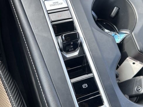 Used 2024 Volkswagen Atlas Cross Sport SE AWD/4WD image 15