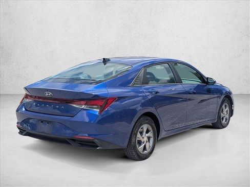 Used 2021 Hyundai Elantra SE FWD image 5