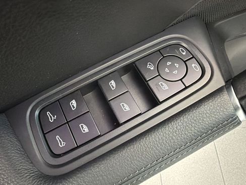 Used 2022 Porsche Cayenne Platinum Edition AWD/4WD image 14