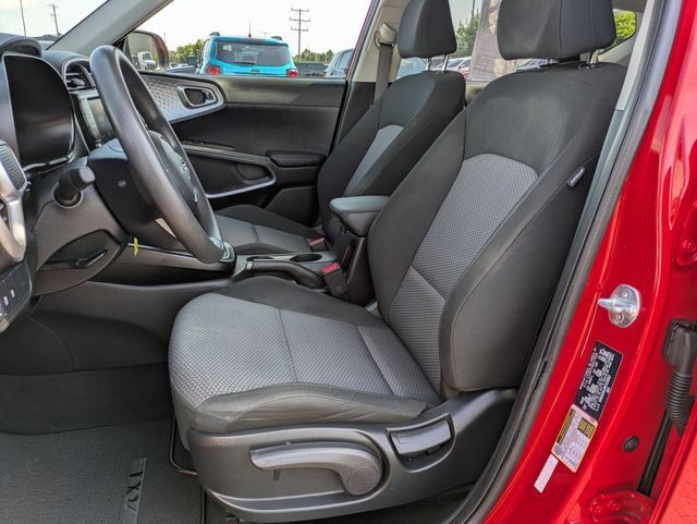 Used 2024 Kia Soul LX FWD image 7