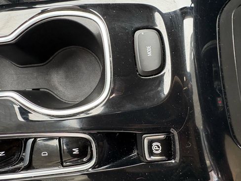 Used 2022 Buick Envision Essence w/ Sport Touring Package image 22