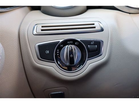 Used 2015 Mercedes-Benz C 300 Sedan image 33