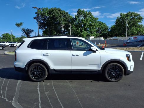 Used 2023 Kia Telluride SX Prestige X-Line AWD/4WD image 2