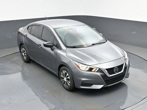 Used 2022 Nissan Versa S image 17