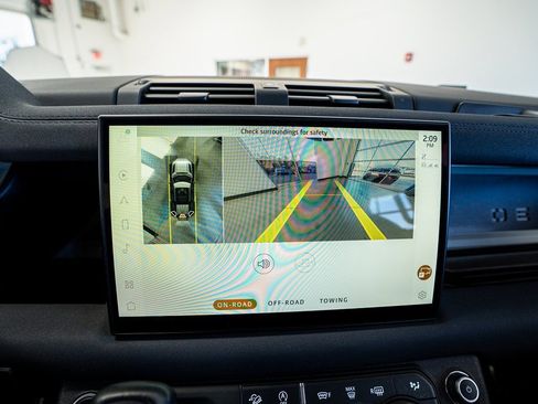 Used 2022 Land Rover Defender 110 X-Dynamic SE image 51