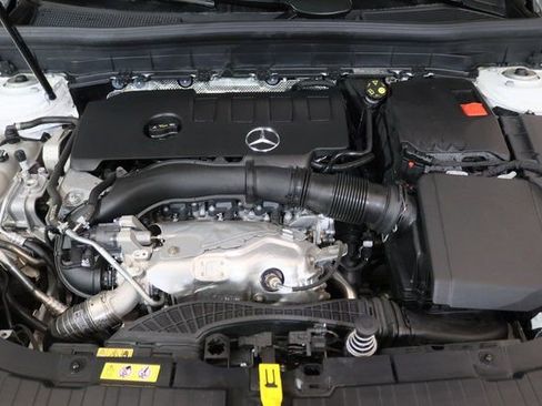 Used 2023 Mercedes-Benz GLB 250 4MATIC image 33