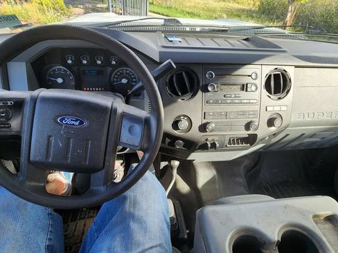 Used 2015 Ford F250 XL w/ Power Equipment Group AWD/4WD image 4