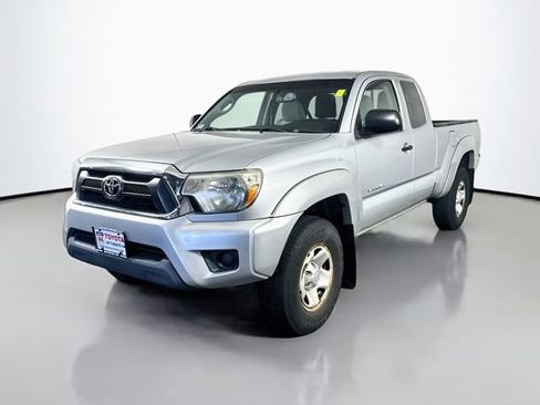 Used 2012 Toyota Tacoma 4x4 Access Cab w/ SR5 Pkg image 2