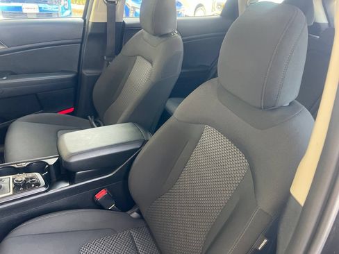 Certified 2023 Kia Sportage LX FWD image 5