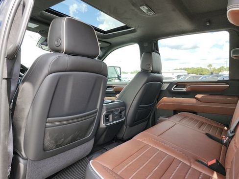 Used 2025 GMC Sierra 2500 Denali Ultimate AWD/4WD image 17