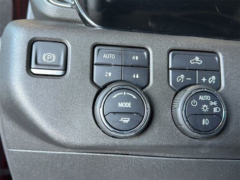 Used 2022 Chevrolet Silverado 1500 LT Trail Boss w/ Protection Package image 13