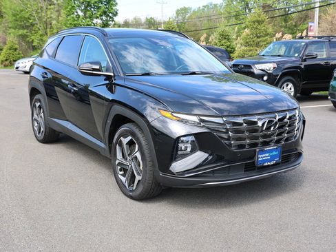 Used 2022 Hyundai Tucson Limited w/ Cargo Package AWD/4WD image 1