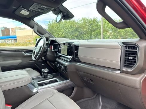 Used 2023 Chevrolet Silverado 1500 LTZ AWD/4WD image 28