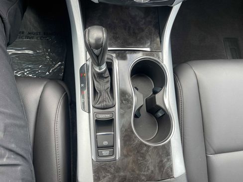 Used 2020 Acura TLX image 21