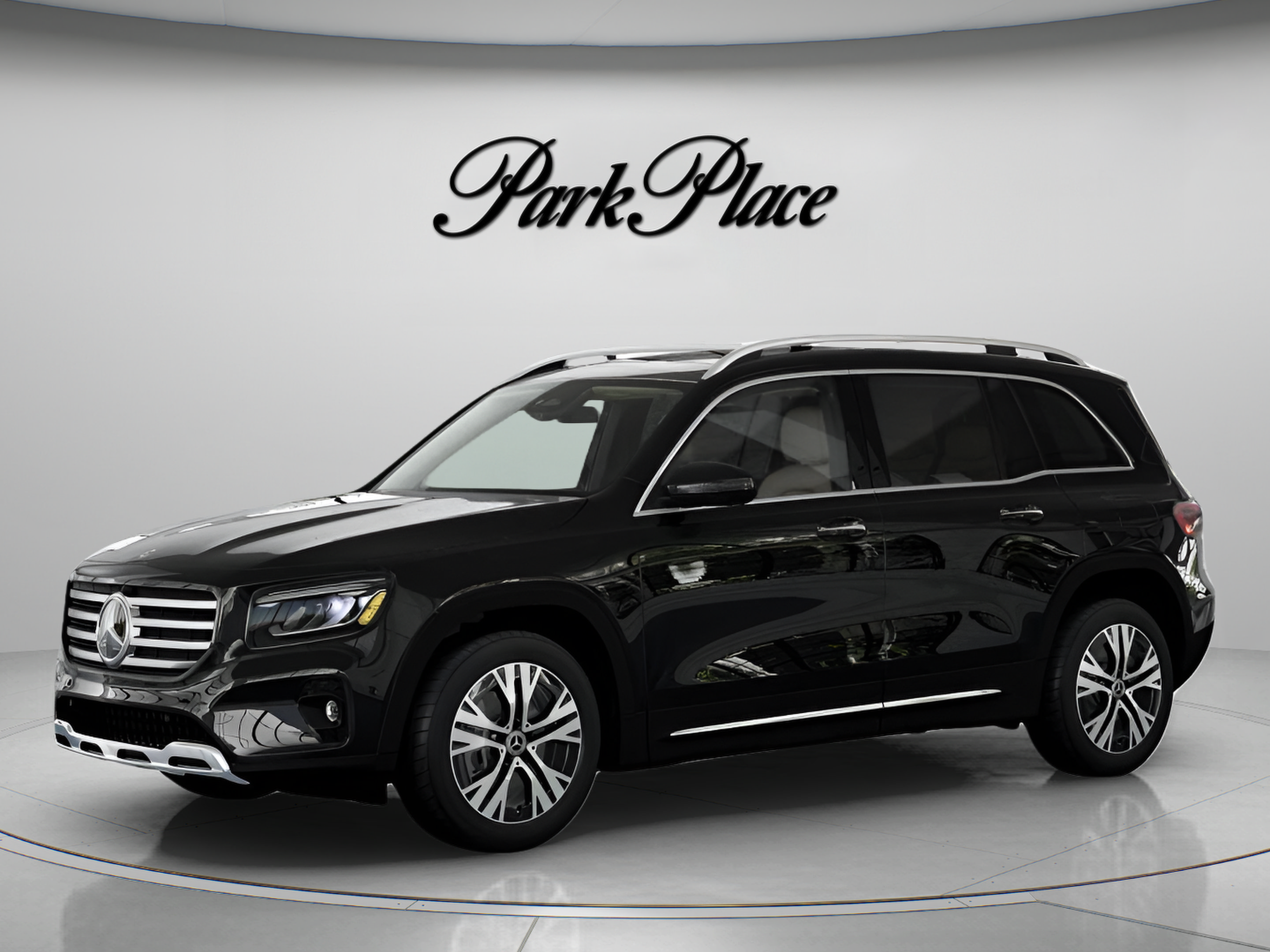 Used 2026 Mercedes-Benz GLB 250 image 2