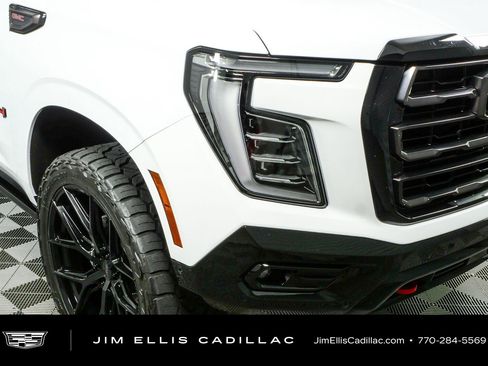 Used 2025 GMC Yukon AT4 Ultimate w/ LPO, Floor Liner Package AWD/4WD image 41