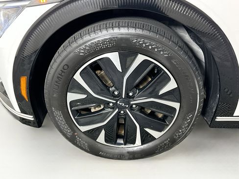 Used 2023 Kia EV6 Wind image 11
