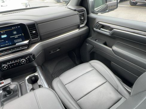 Certified 2024 Chevrolet Silverado 1500 LTZ AWD/4WD image 16