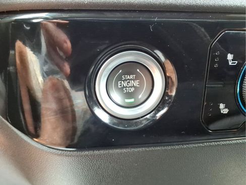 Used 2023 Chevrolet Silverado 1500 LT AWD/4WD image 30