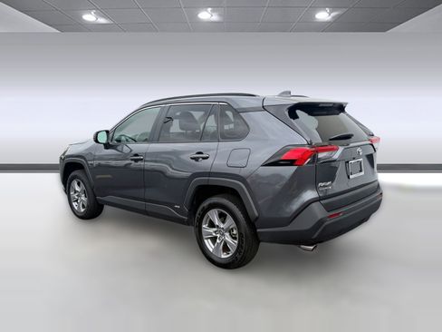 Used 2025 Toyota RAV4 LE AWD/4WD image 3
