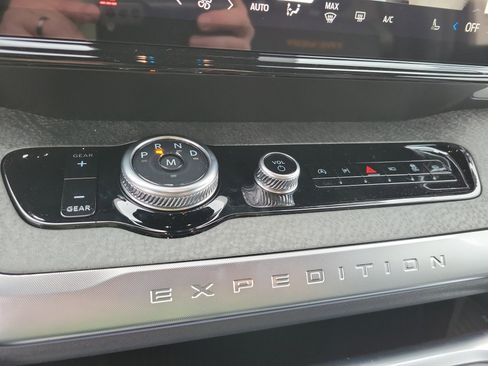 New 2025 Ford Expedition Tremor image 25