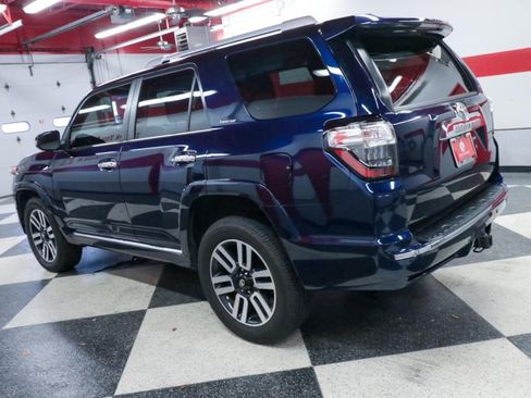 Used 2022 Toyota 4Runner Limited AWD/4WD image 6