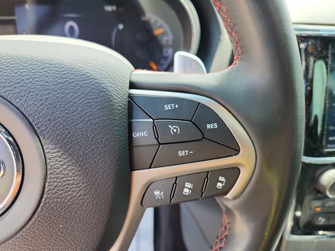 Used 2019 Jeep Grand Cherokee Trailhawk w/ Trailhawk Luxury Group image 32