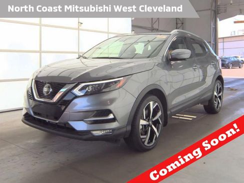 Used 2022 Nissan Rogue Sport SL w/ Premium Package image 1