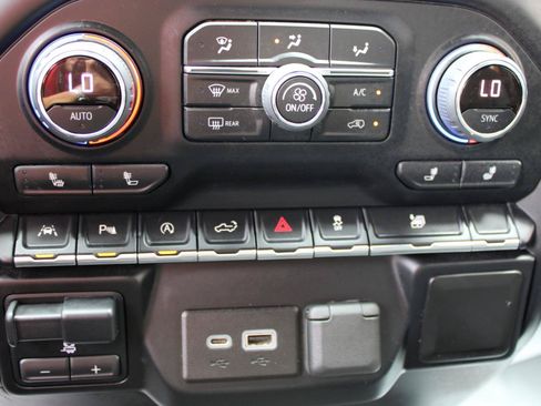 Used 2021 Chevrolet Silverado 1500 LT w/ Safety Package II AWD/4WD image 29