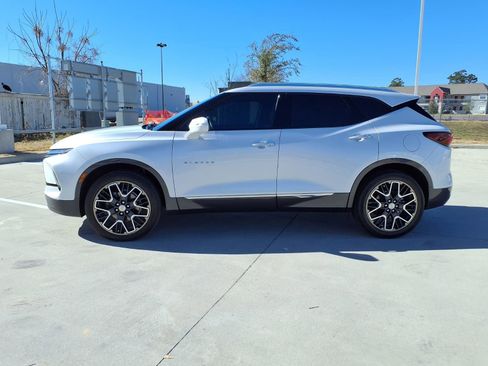 Used 2023 Chevrolet Blazer Premier w/ Enhanced Convenience Package FWD image 9