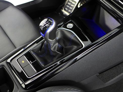 Used 2024 Volkswagen Golf R AWD/4WD image 15