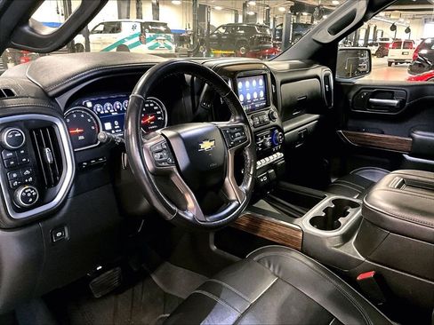 Used 2022 Chevrolet Silverado 1500 High Country w/ Technology Package AWD/4WD image 8