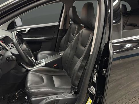 Used 2016 Volvo XC60 T6 w/ Proximity Package image 14