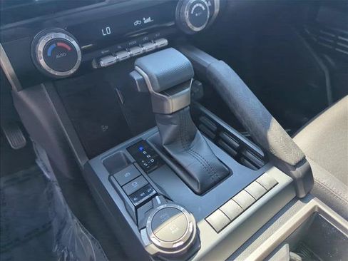 Certified 2024 Toyota Tacoma SR5 w/ SR5 Upgrade Package AWD/4WD image 15