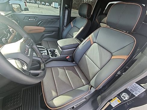 Used 2026 GMC Canyon AT4 w/ Technology Plus Package image 13