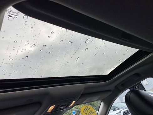 Used 2020 Toyota Highlander XLE image 5