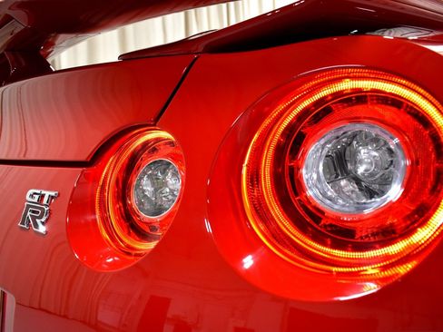 Used 2009 Nissan GT-R Premium AWD/4WD image 15