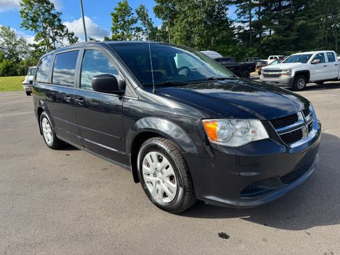 Used 2016 Dodge Grand Caravan SXT w/ Quick Order Package 29G SXT FWD image 7