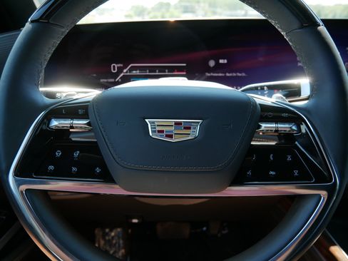 Certified 2025 Cadillac Escalade Sport Platinum w/ LPO, ONYX Package AWD/4WD image 24