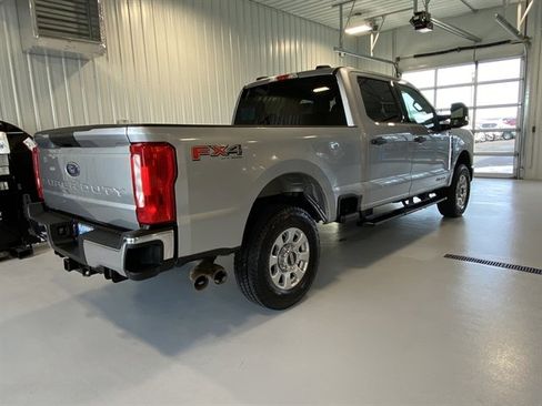 Used 2024 Ford F250 XLT w/ FX4 Off-Road Package image 3