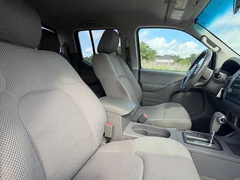 Used 2015 Nissan Frontier SV RWD image 14