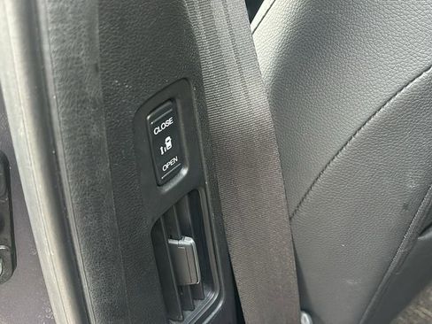 Certified 2024 Honda Odyssey Touring image 32