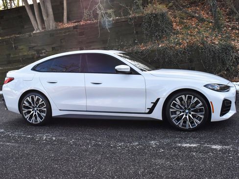 Used 2022 BMW 430i Gran Coupe w/ M Sport Package image 11