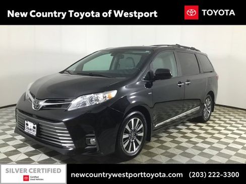 Certified 2020 Toyota Sienna XLE Premium image 3