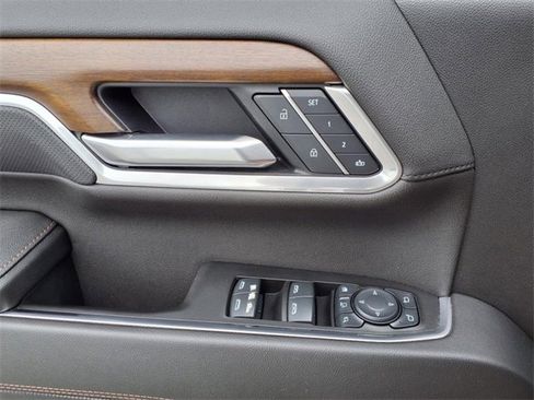 Used 2025 Chevrolet Silverado 3500 High Country w/ High Country Premium Package image 27