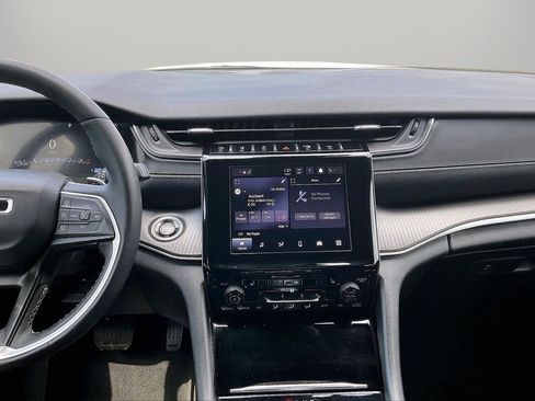 Certified 2023 Jeep Grand Cherokee Altitude image 13