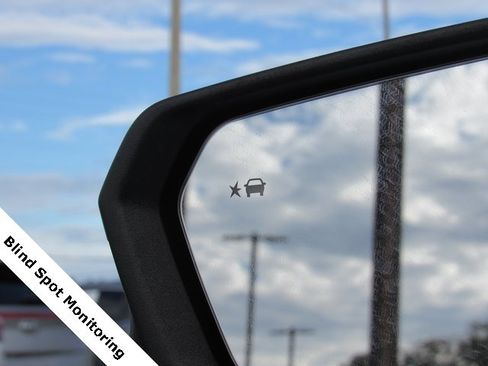 Used 2024 Chevrolet Equinox Premier image 22