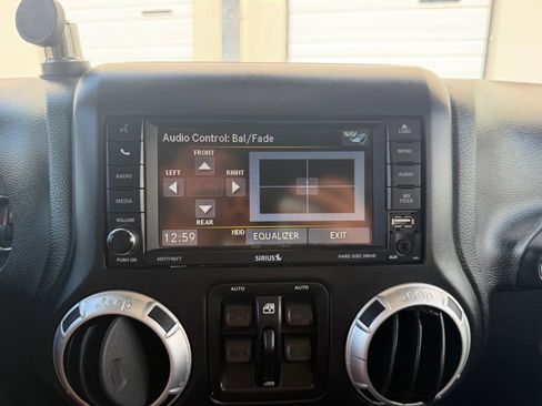 Used 2013 Jeep Wrangler Unlimited Rubicon w/ Connectivity Group image 26