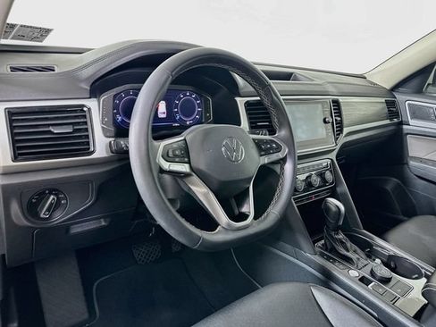 Certified 2023 Volkswagen Atlas SE w/ Black Wheel Package AWD/4WD image 10