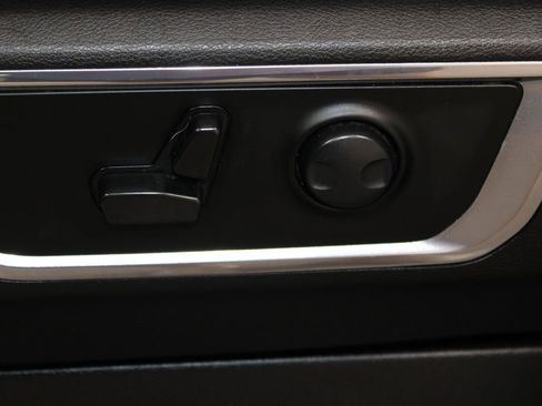 Used 2025 RAM 1500 Laramie AWD/4WD image 13